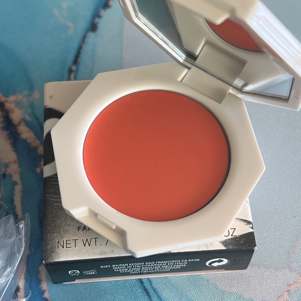 5 piece Fenty Beauty Makeup Set with bag BRAND NEW